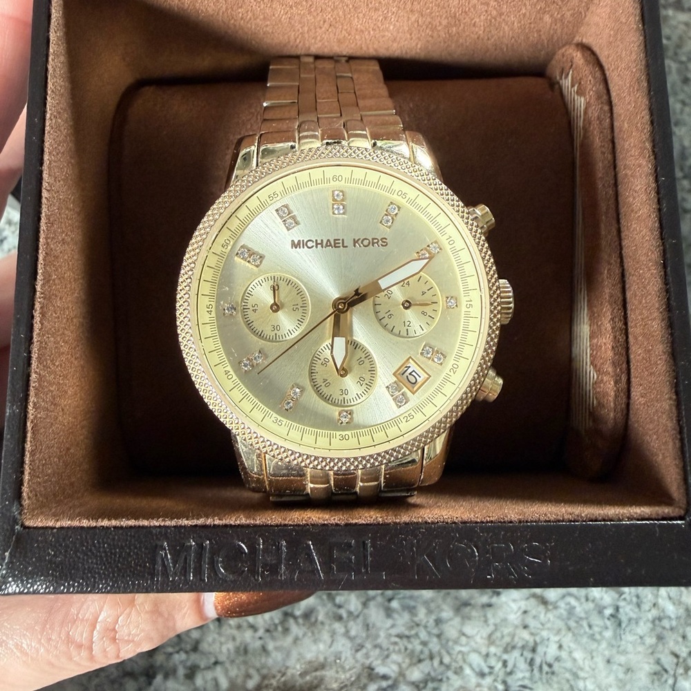 Michael Kors Luxurious Gold Chronograph Watch